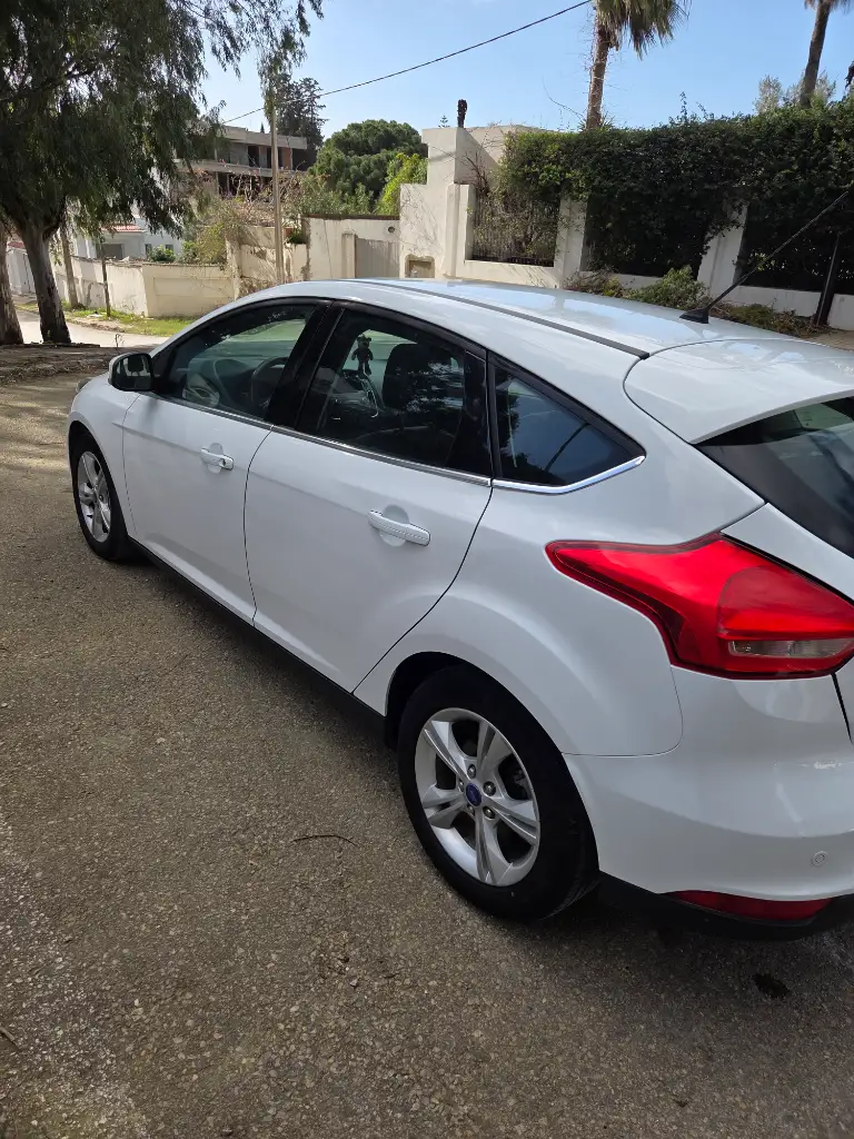 Ford FOCUS - Photo 4