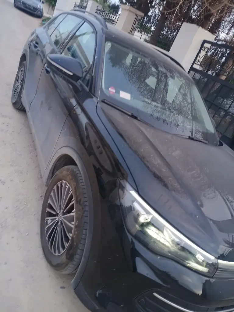Volkswagen Tiguan - Photo 3