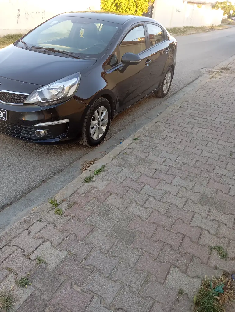 Kia RIO - Photo 3