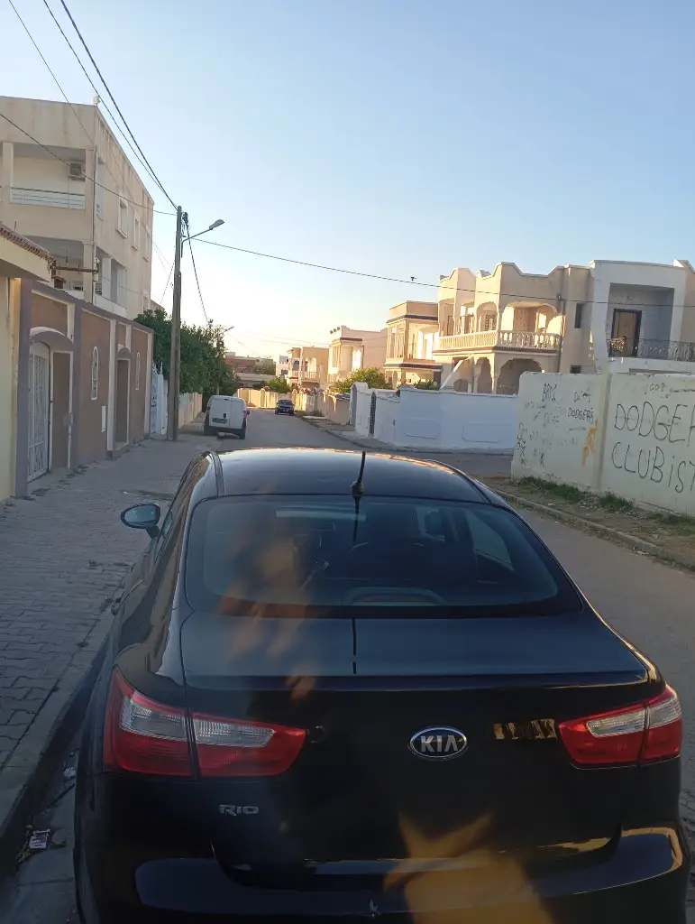 Kia RIO - Photo 4