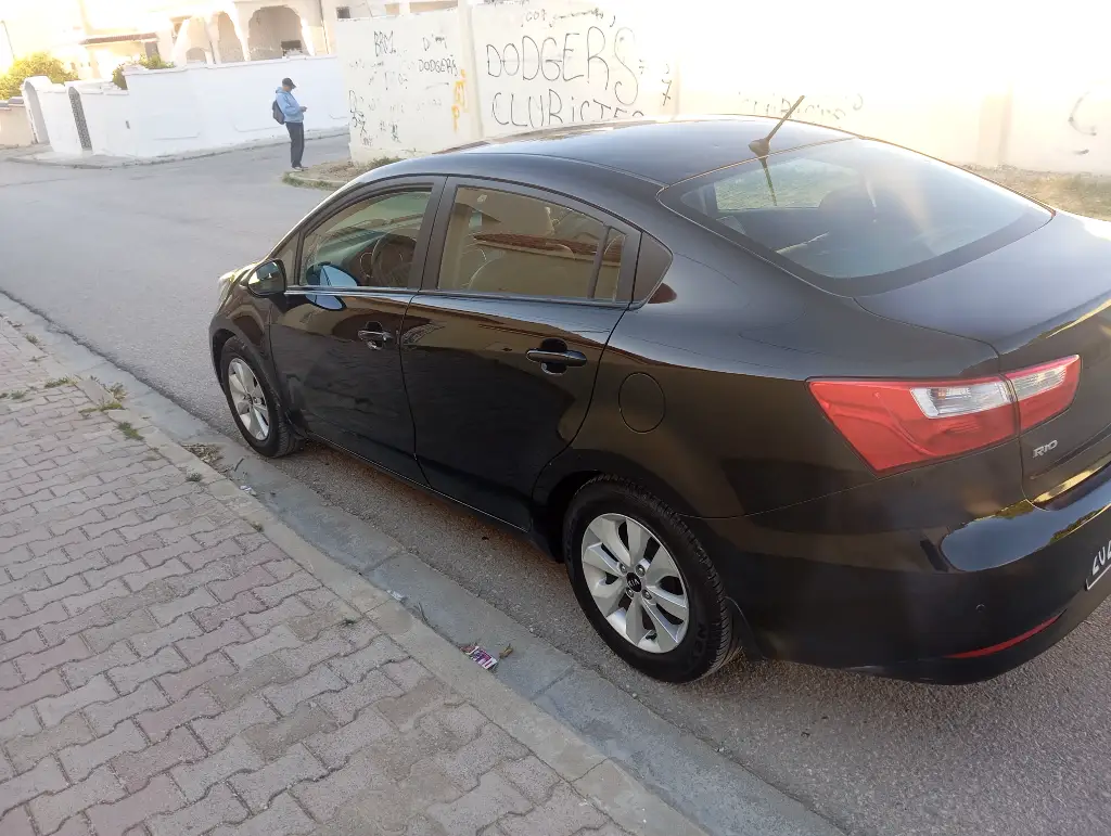 Kia RIO - Photo 7
