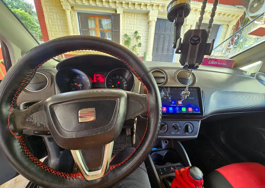 Seat Ibiza - Photo 2