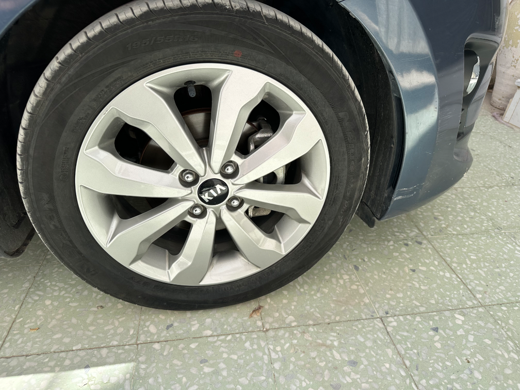 Kia RIO - Photo 12
