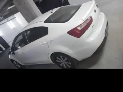 Kia RIO - Photo 6