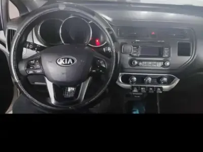 Kia RIO - Photo 4