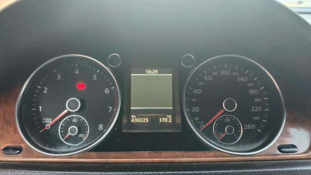 Volkswagen Passat - Photo 11