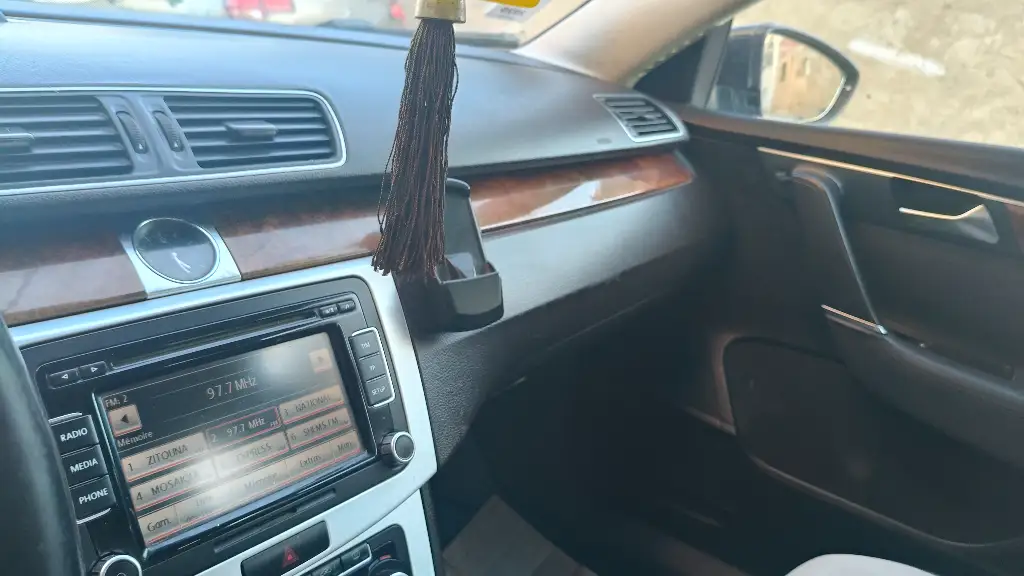 Volkswagen Passat - Photo 12