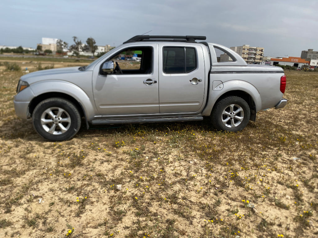 Nissan Navara - Photo 2