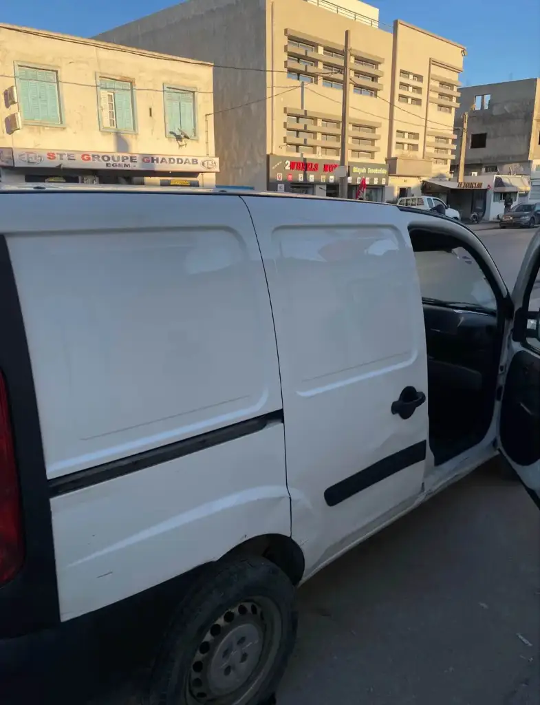 Fiat DOBLO - Photo 2