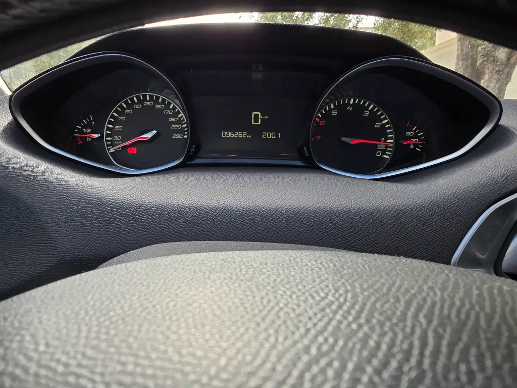 Peugeot 308 - Photo 6