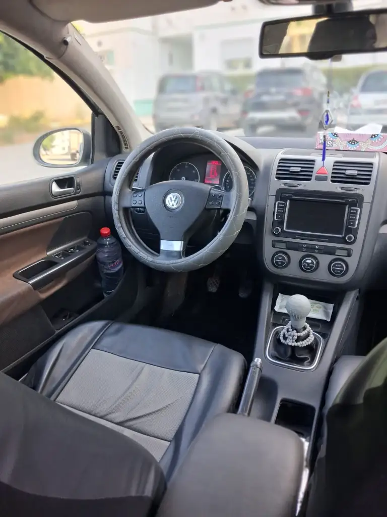 Volkswagen Golf - Photo 2
