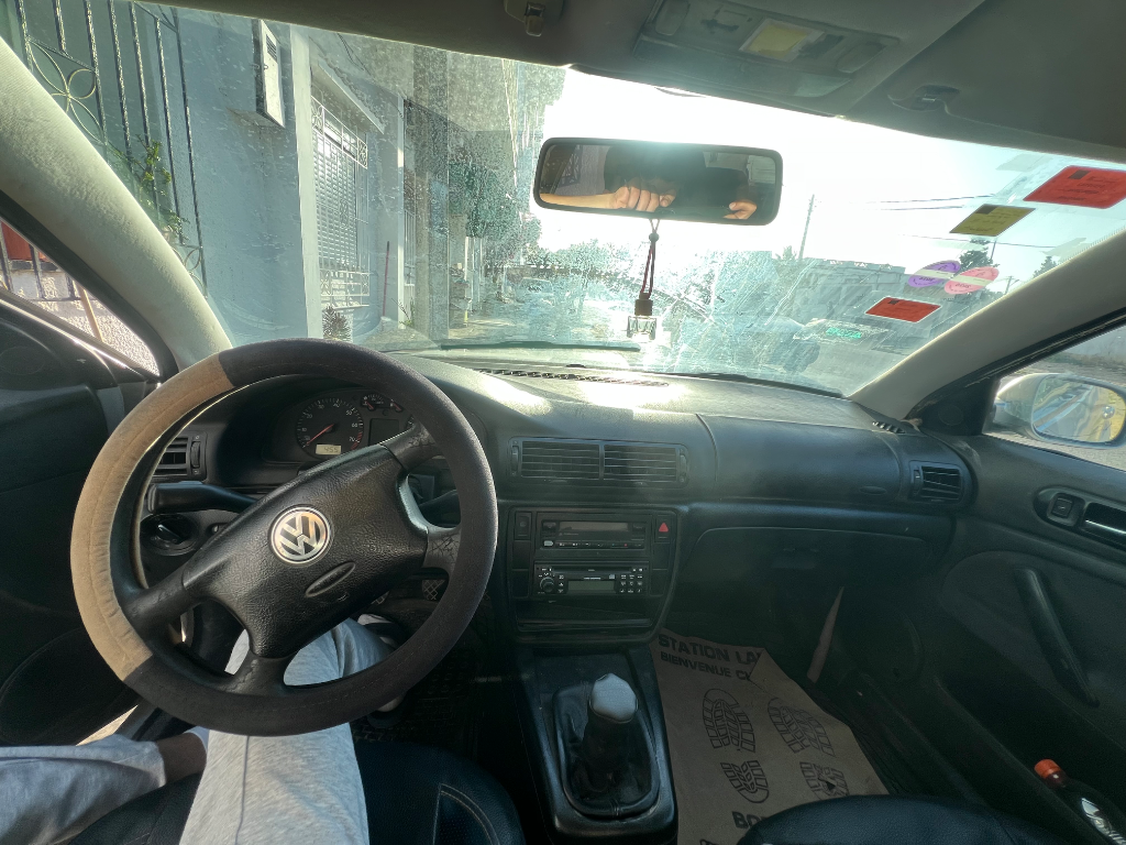 Volkswagen Passat - Photo 2