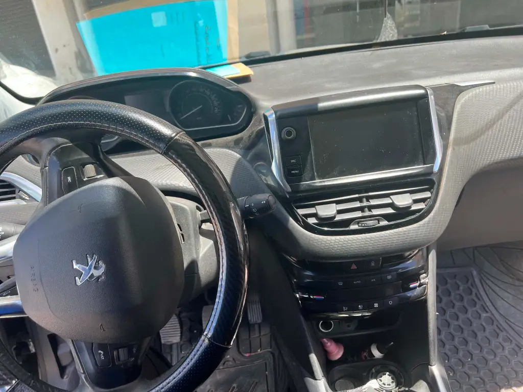 Peugeot 2008 - Photo 2