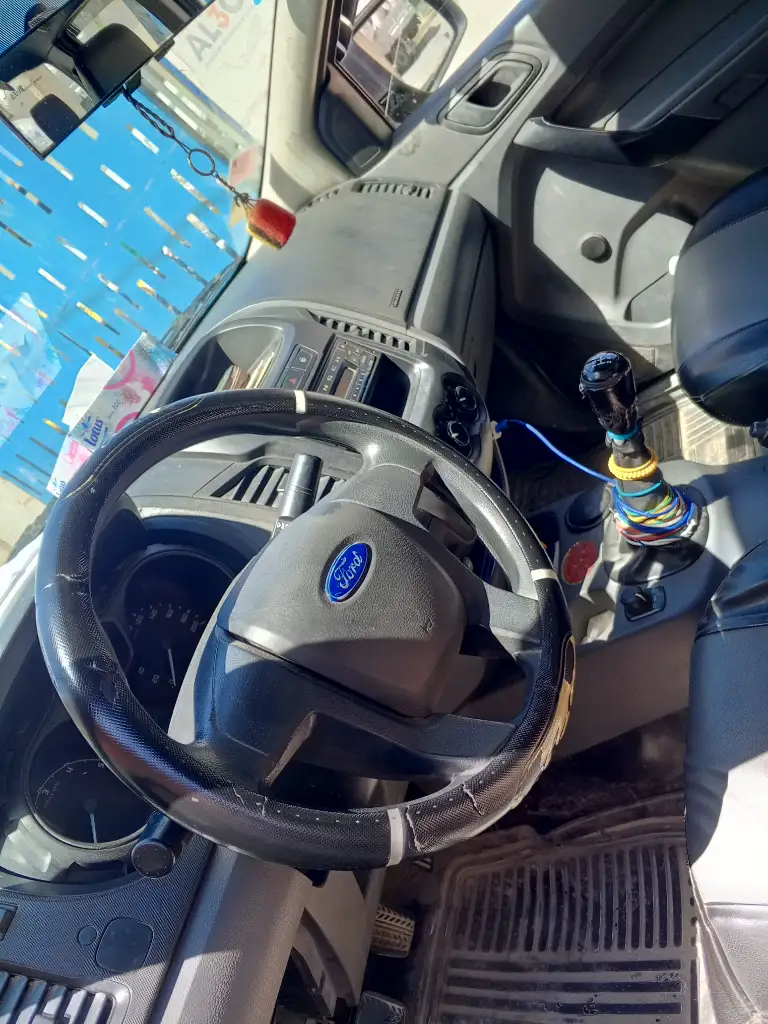 Ford RANGER - Photo 6