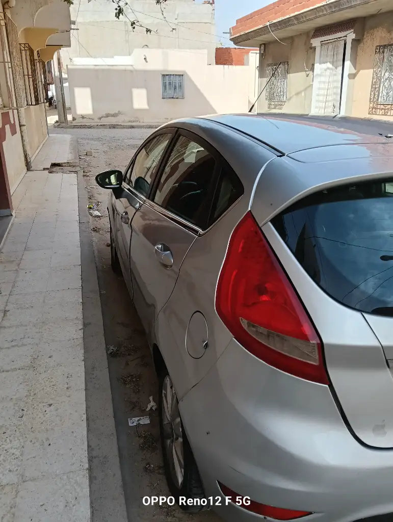Ford FIESTA - Photo 4