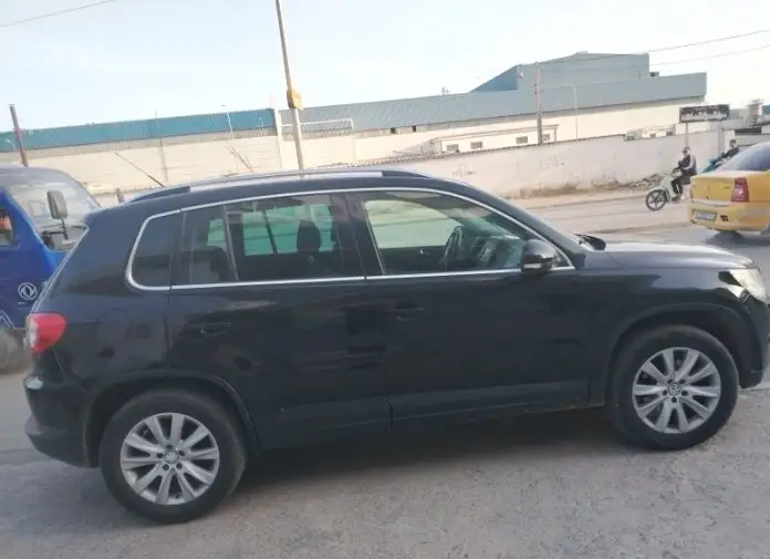 Volkswagen Tiguan - Photo 3