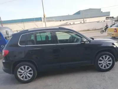 Volkswagen Tiguan - Photo 2