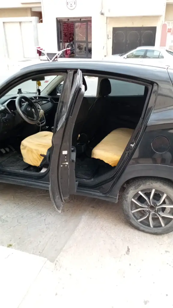 Mahindra KUV 100 - Photo 5