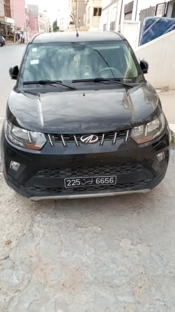 Mahindra KUV 100 - Photo 6