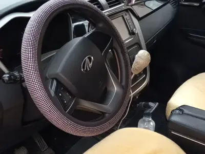 Mahindra KUV 100 - Photo 5