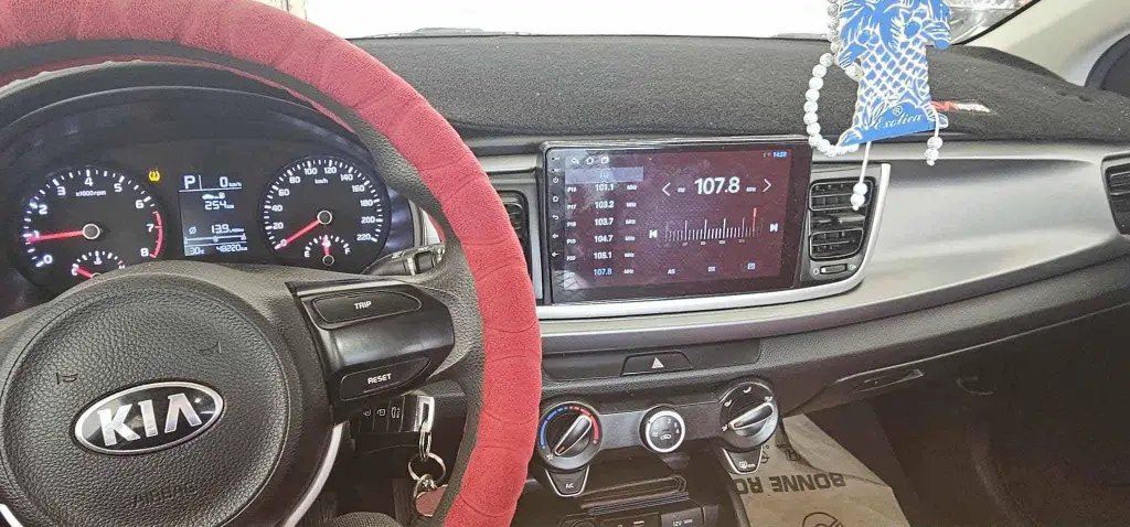 Kia RIO - Photo 2