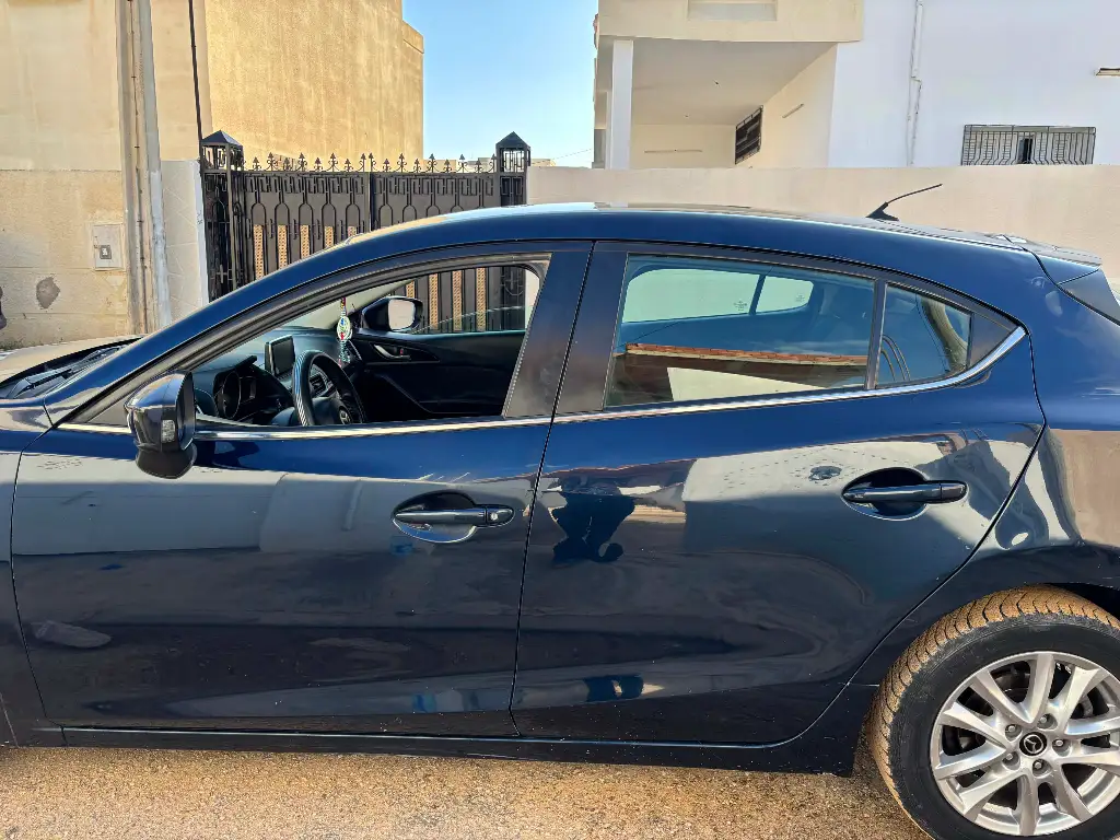 Mazda MAZDA3 2016