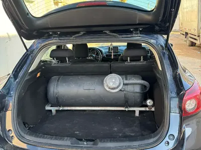 Mazda MAZDA3 - Photo 2