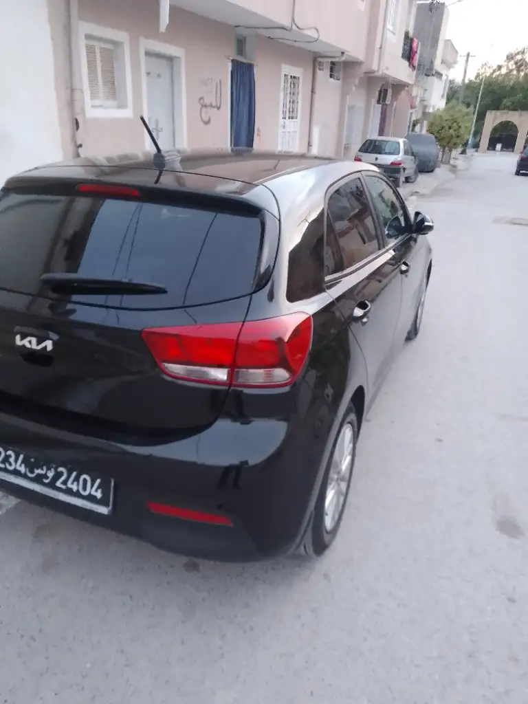 Kia RIO - Photo 9