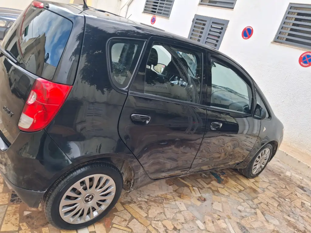 Mitsubishi Colt - Photo 3