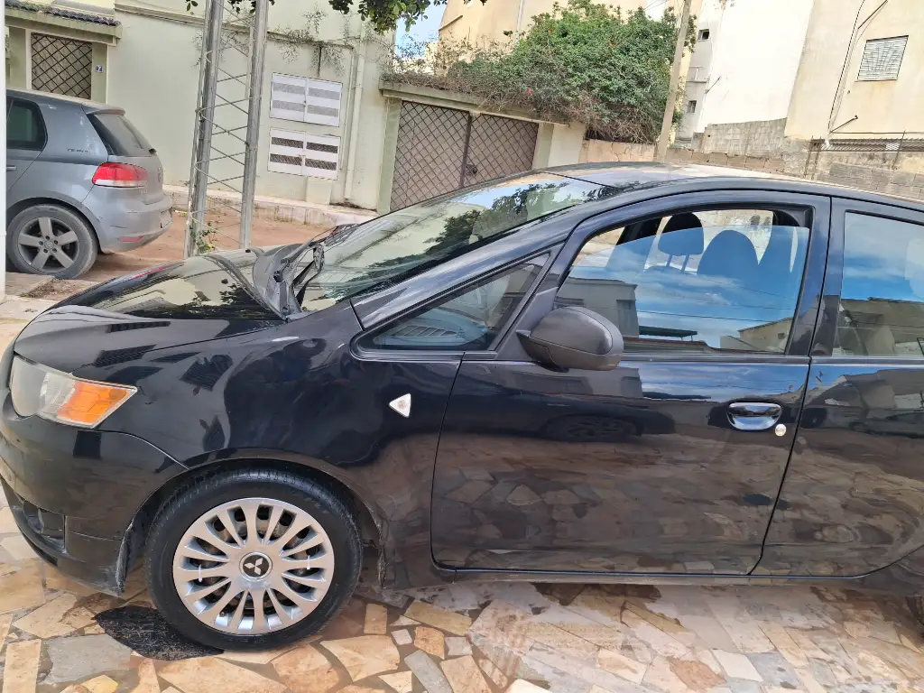 Mitsubishi Colt - Photo 5