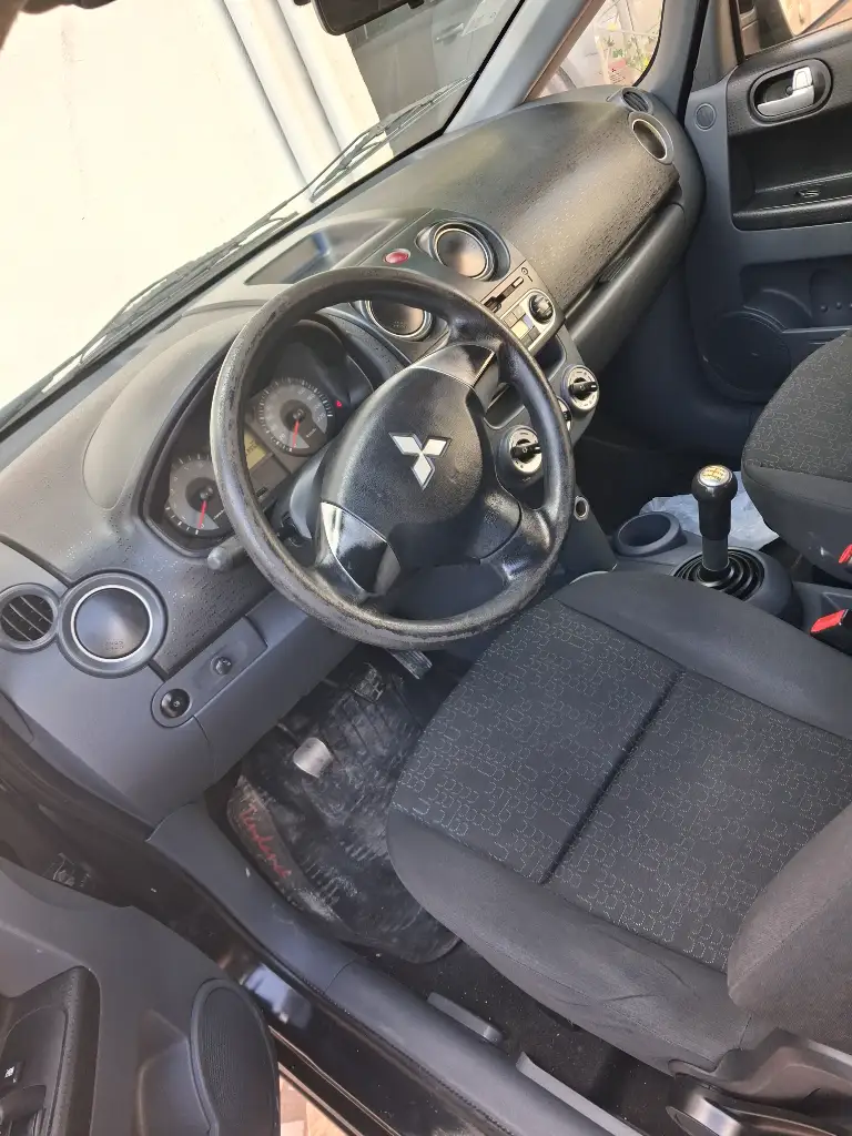 Mitsubishi Colt - Photo 7