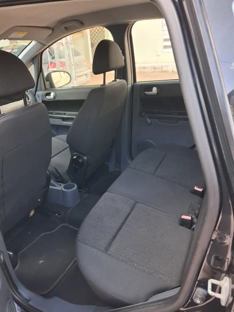 Mitsubishi Colt - Photo 8