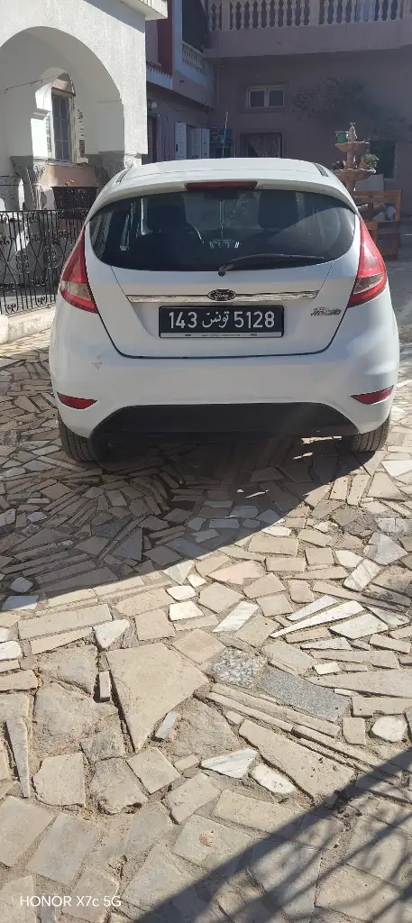Ford FIESTA - Photo 2