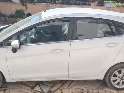 Ford FIESTA - Photo 4