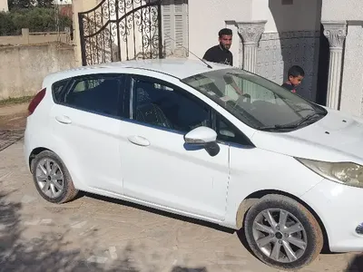 Ford FIESTA - Photo 2