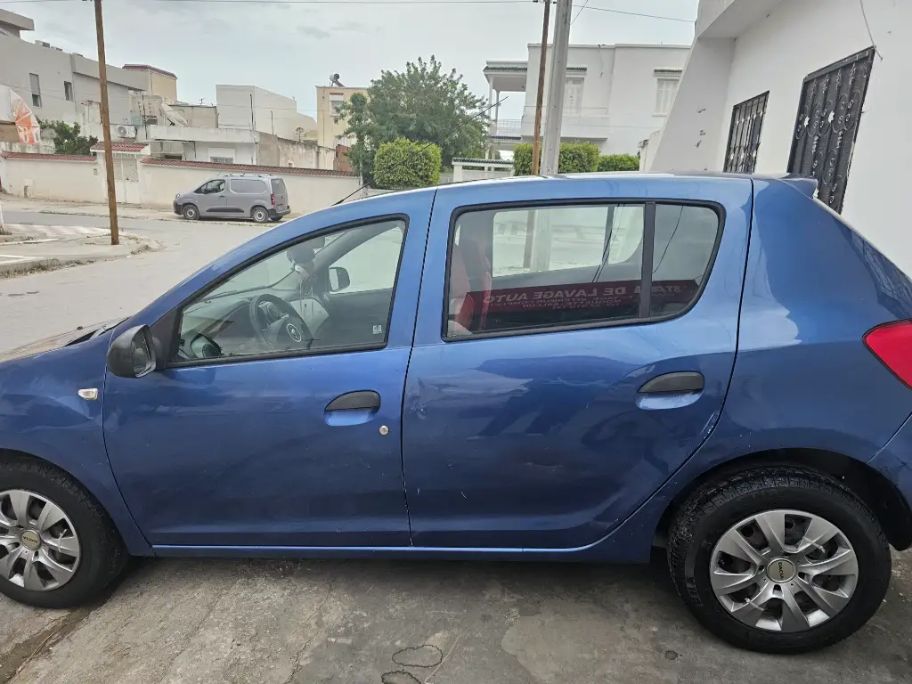 Dacia SANDERO - Photo 2