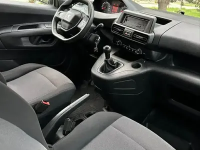 Peugeot Partner - Photo 2