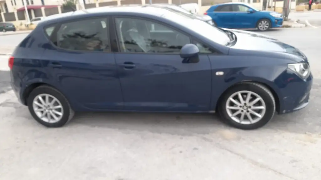 Seat Ibiza - Photo 2
