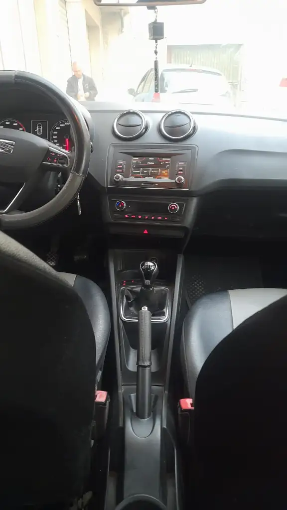Seat Ibiza - Photo 4