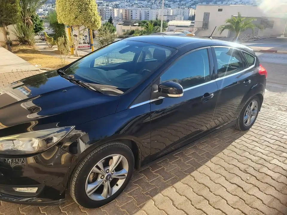 Ford FOCUS - Photo 2