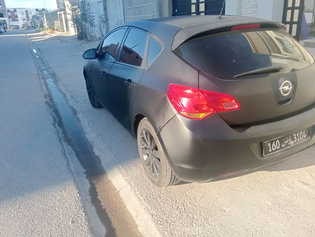 Opel Astra - Photo 4