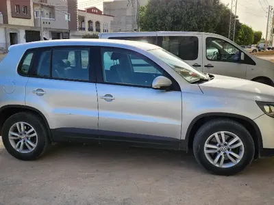 Volkswagen Tiguan - Photo 2