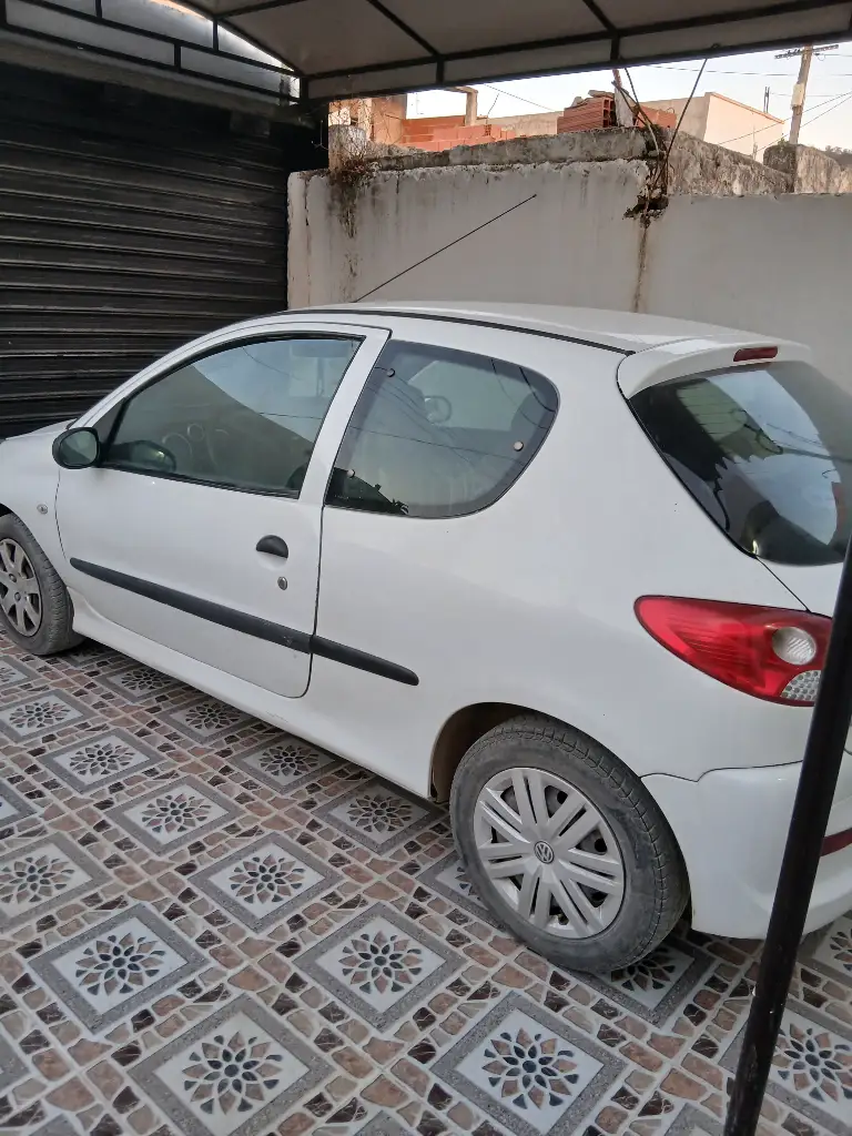 Peugeot 207 - Photo 3