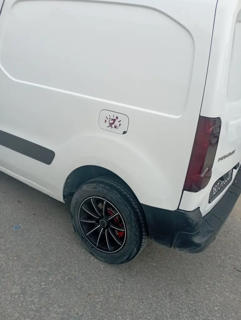 Peugeot Partner - Photo 8