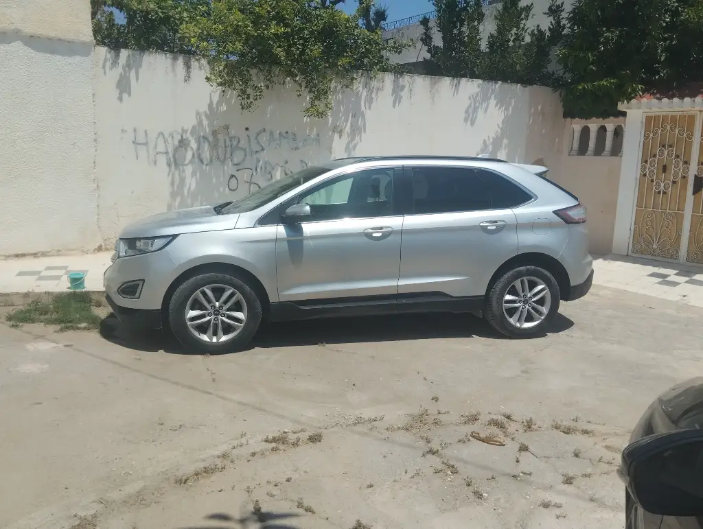 Ford EDGE - Photo 2