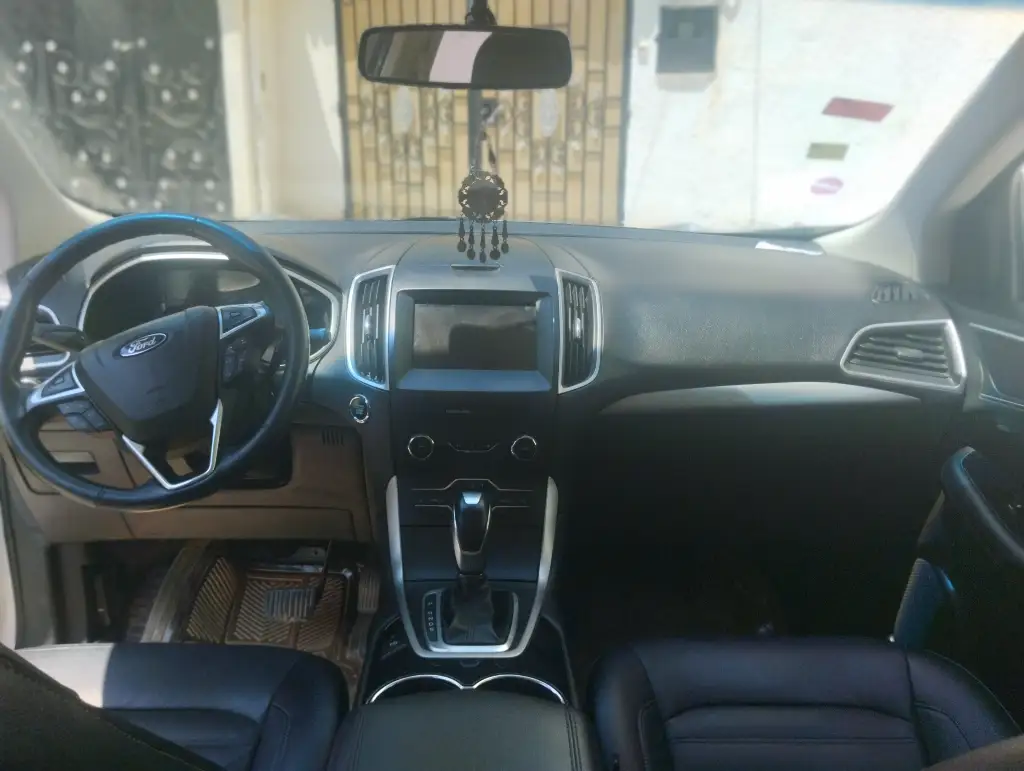 Ford EDGE - Photo 4