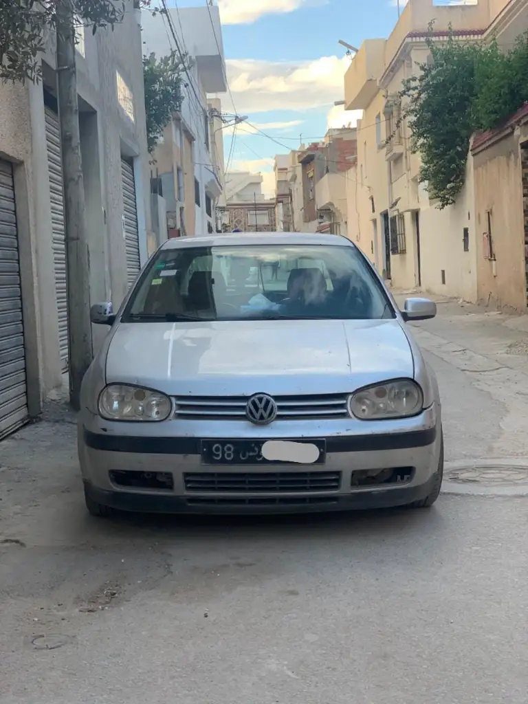 Volkswagen Golf 4 - Photo 2
