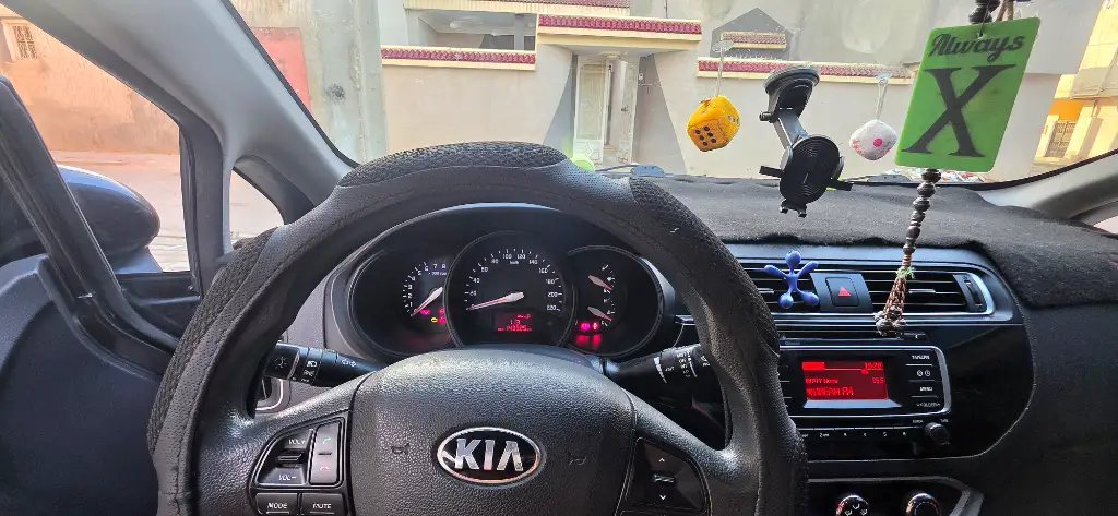 Kia RIO - Photo 9