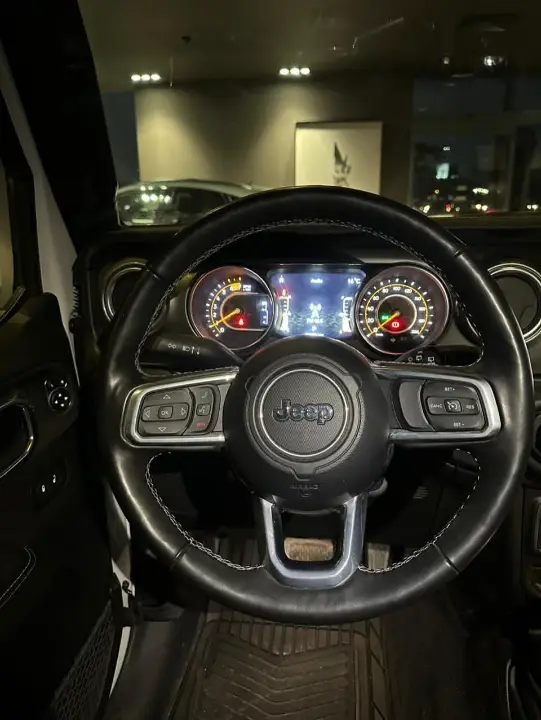 Jeep WRANGLER - Photo 3