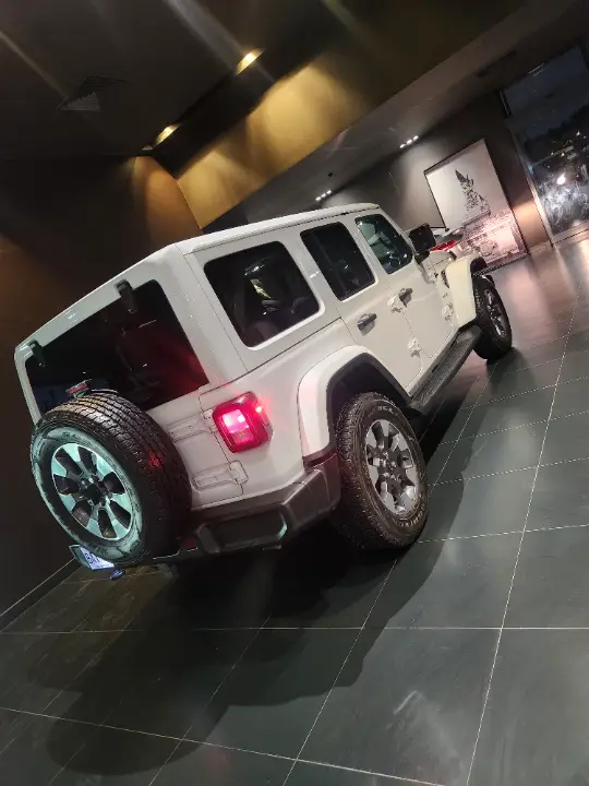 Jeep WRANGLER - Photo 5